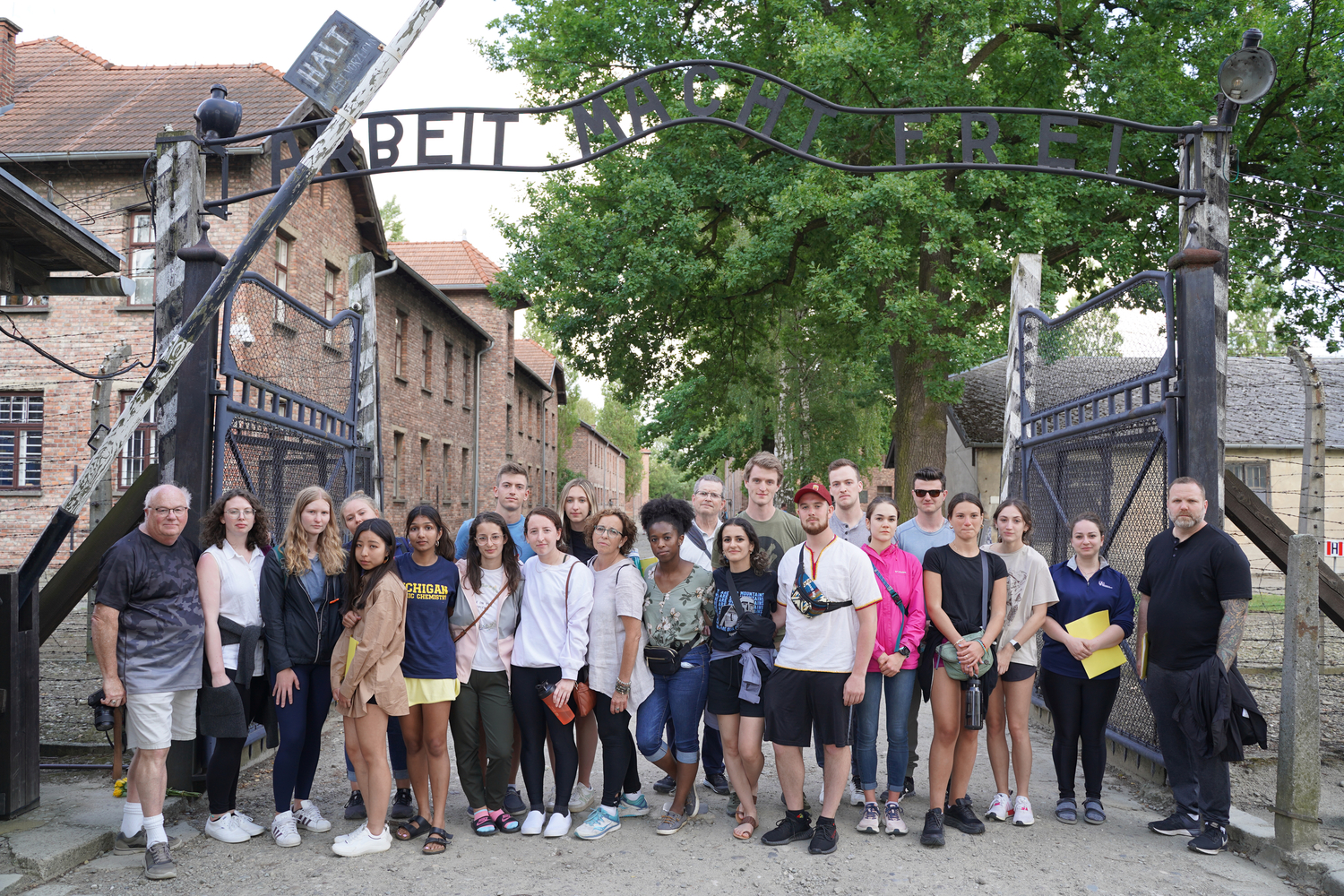 A group of students at the gate of Auschwitz 1