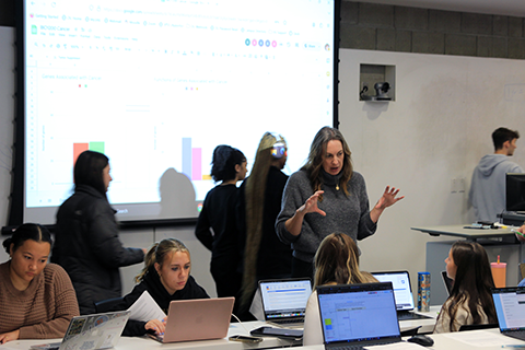 Sarah Hosch in BIO 1200 Class