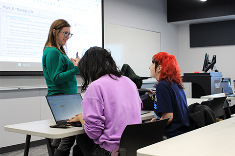 Sarah Hosch in BIO 1200 Class