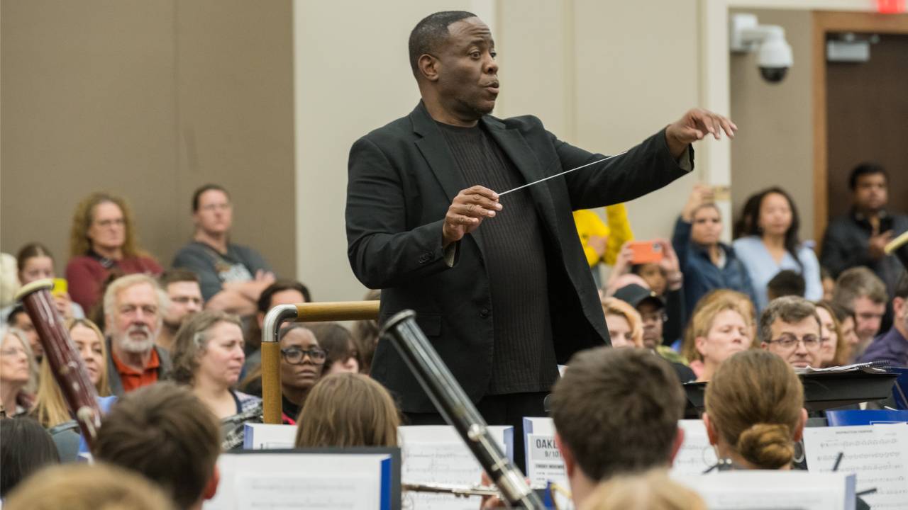 Damien Crutcher conducting at OU's 2025 High School Honor Band