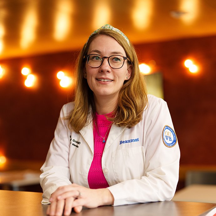 Stephanie Goike Headshot