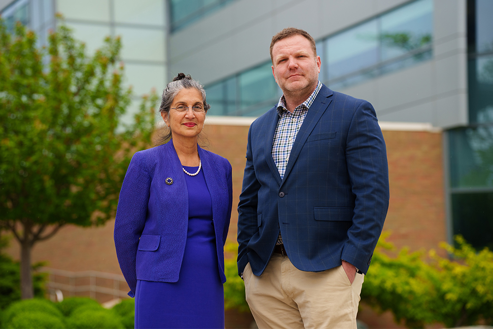 An image of Drs. Afonso and Wasserman