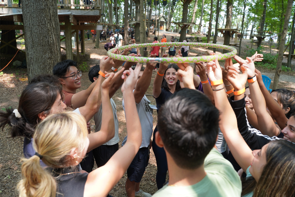 An image of students at the Treerunner course