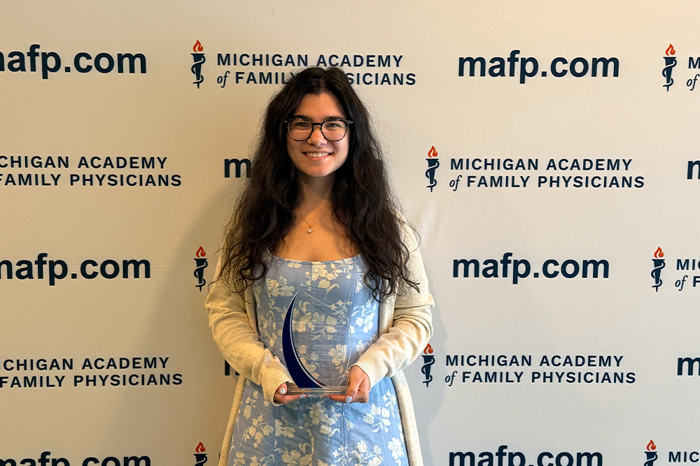Jordan Kamen and her award