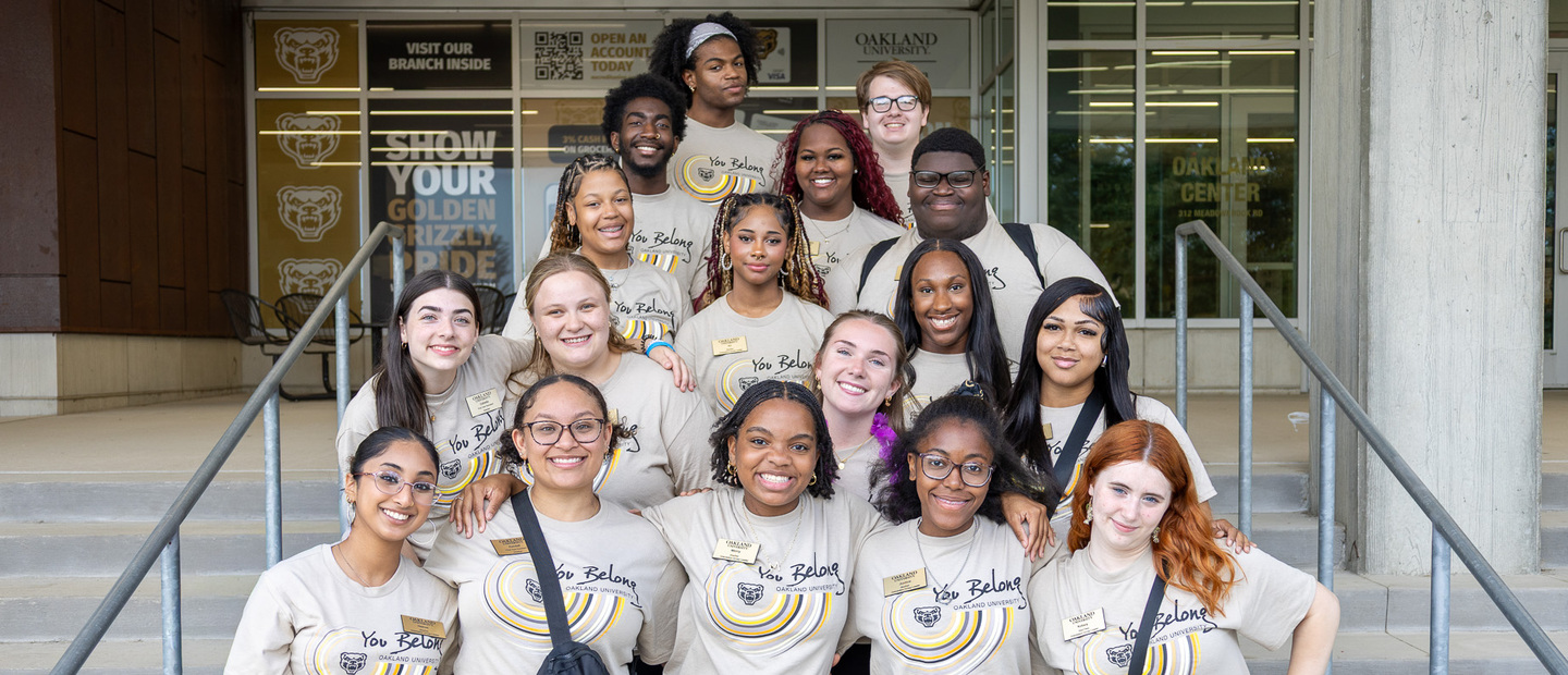 A group photo of new Oakland University students